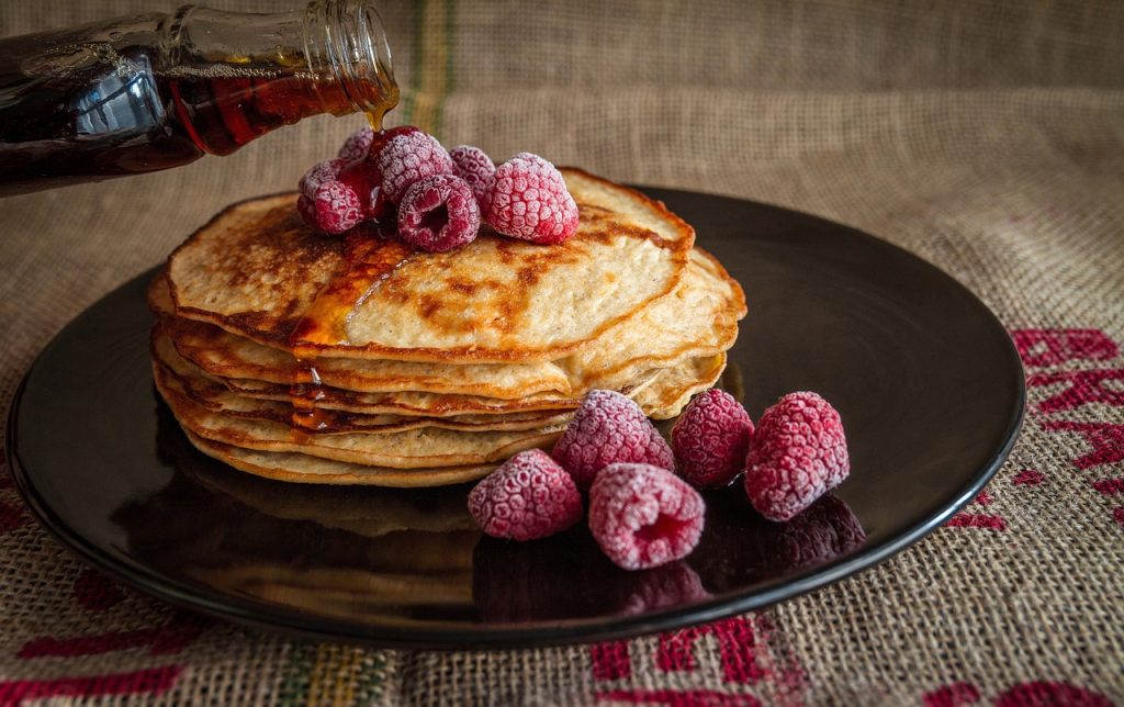 pancakes, maple syrup, raspberries-2291908.jpg